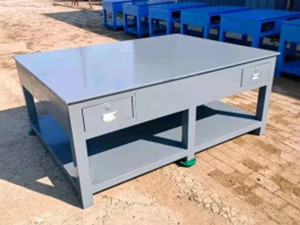 钳工工作台